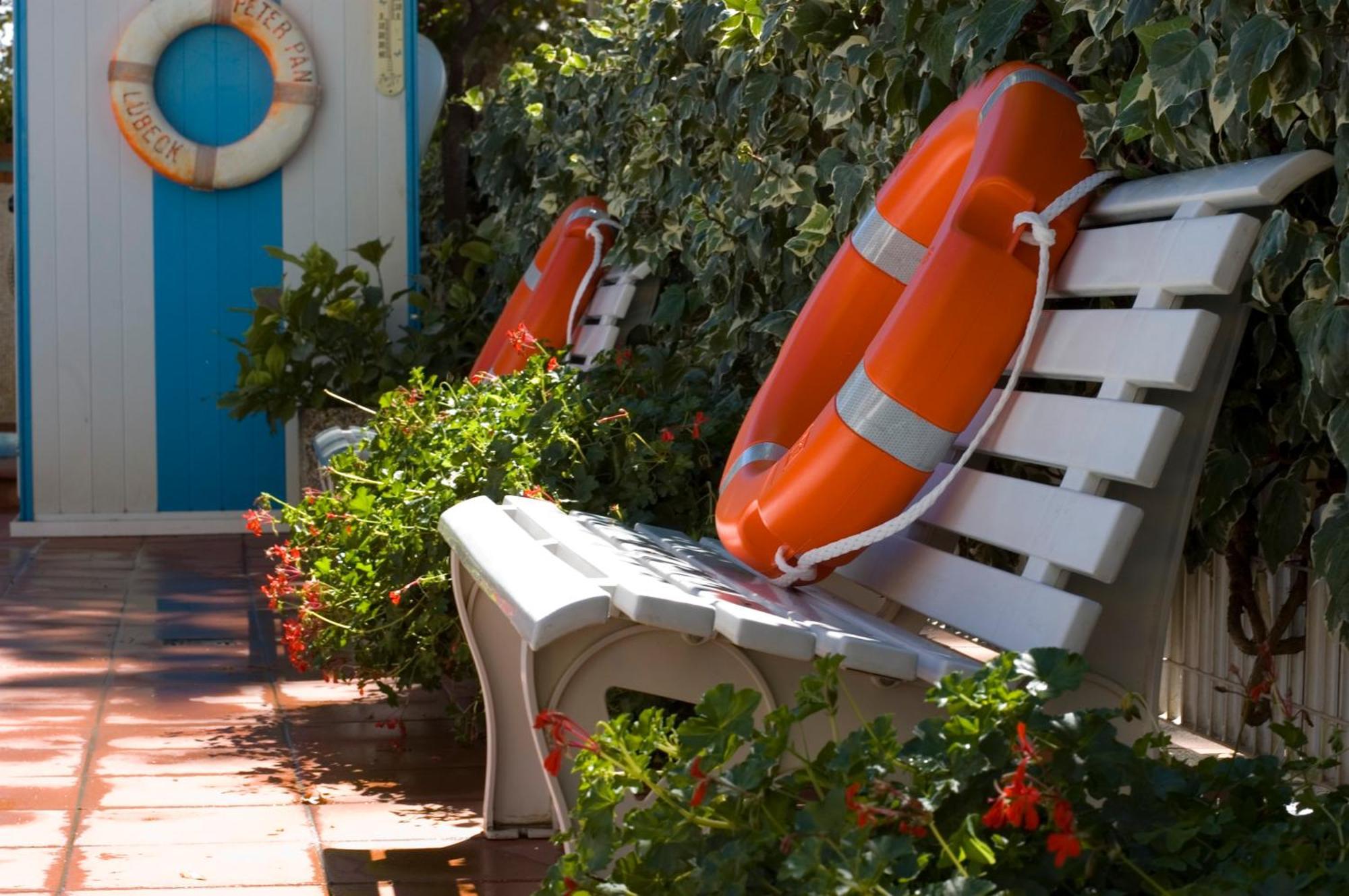 Hotel Villa Dei Fiori - Sul Mare Con Piscina Viserbella di Rimini Exterior photo